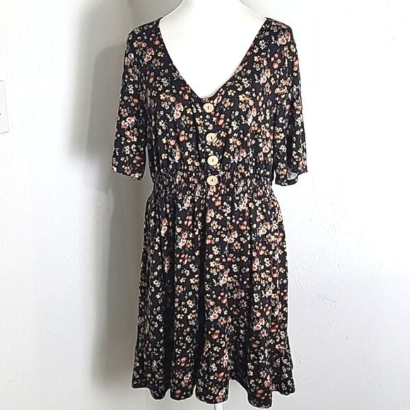 Vibe Black Floral Dress, Ruffled Hem, Size 1X - Picture 1 of 11